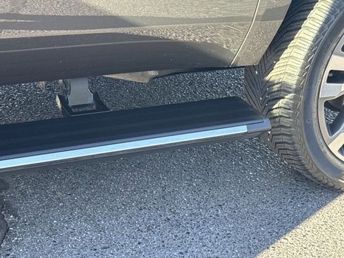 Used 2020 GMC Yukon XL Denali w/ Denali Premium Package image 19