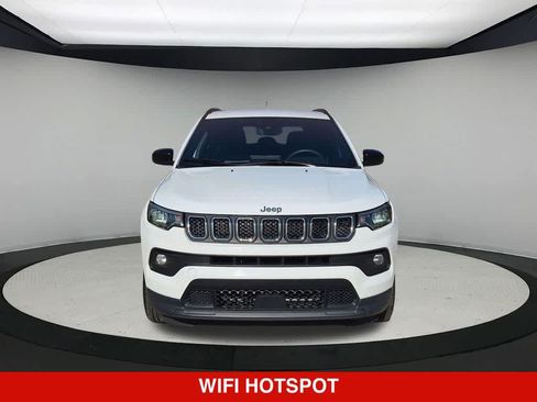 Used 2024 Jeep Compass Latitude AWD/4WD image 9