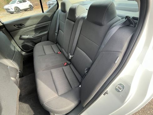 Used 2025 Nissan Altima 2.5 SV image 32