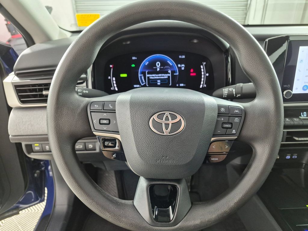 Used 2025 Toyota Camry LE FWD image 13