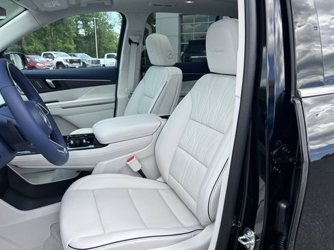 New 2026 Buick Enclave Avenir w/ Super Cruise Package FWD image 19