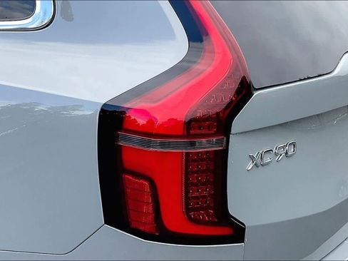 New 2026 Volvo XC90 B5 Plus image 25