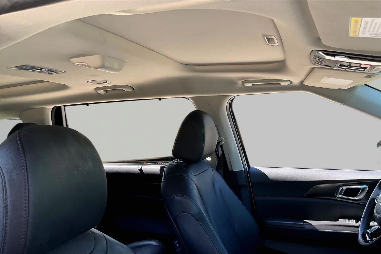Used 2025 Kia Carnival SX Prestige FWD image 13