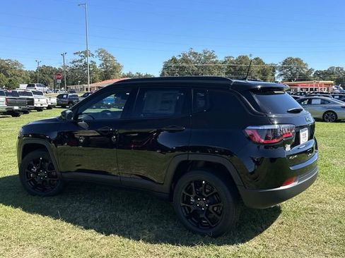 New 2026 Jeep Compass Latitude AWD/4WD image 15