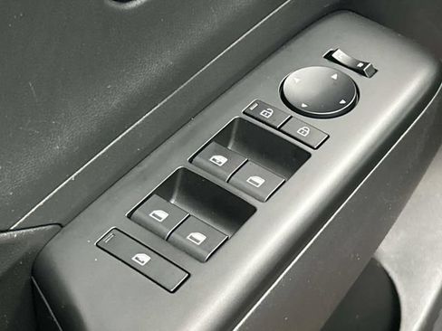 Used 2025 Hyundai Kona SEL FWD image 28