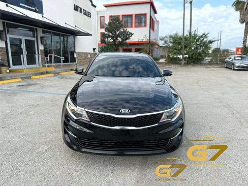 Used 2018 Kia Optima LX w/ 17" Alloy Wheels Package FWD image 2