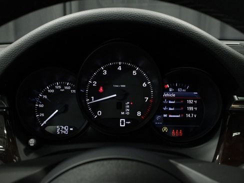 Certified 2025 Porsche Macan AWD/4WD image 35