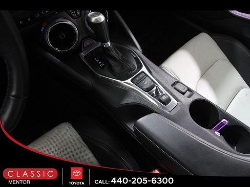 Used 2017 Chevrolet Camaro LT RWD image 15