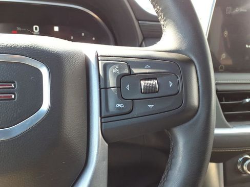 Used 2023 GMC Yukon XL SLT w/ SLT Premium Package image 19