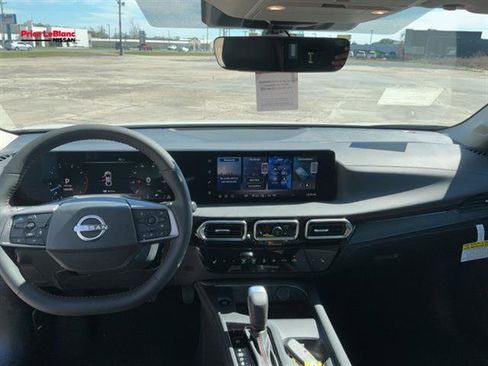 New 2026 Nissan Sentra SR w/ SR Premium Package FWD image 3