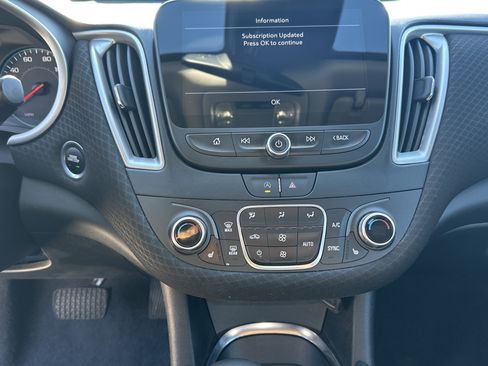 Used 2025 Chevrolet Malibu LT image 28