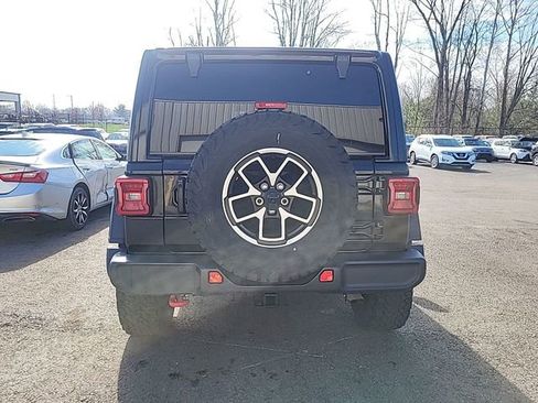 Used 2025 Jeep Wrangler Unlimited Rubicon w/ Convenience Group image 9