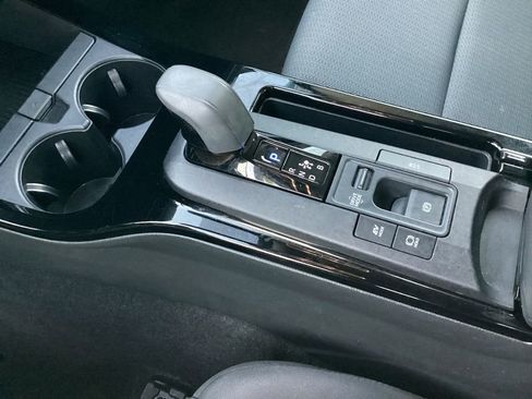 Used 2024 Toyota Prius LE image 31