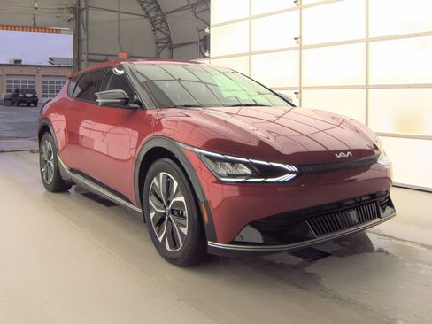 Used 2023 Kia EV6 Wind image 2
