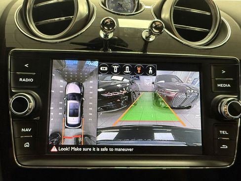 Used 2018 Bentley Bentayga Activity AWD/4WD image 17