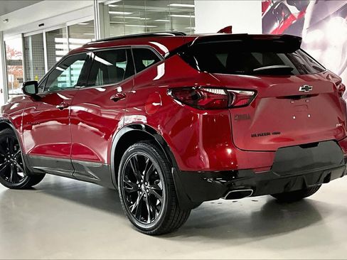 Used 2021 Chevrolet Blazer RS w/ Enhanced Convenience Package image 4