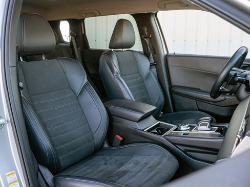 Used 2024 Mitsubishi Outlander SE image 39