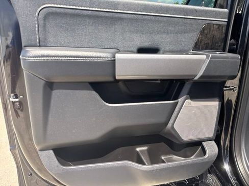 Used 2025 Ford F250 Lariat AWD/4WD image 29