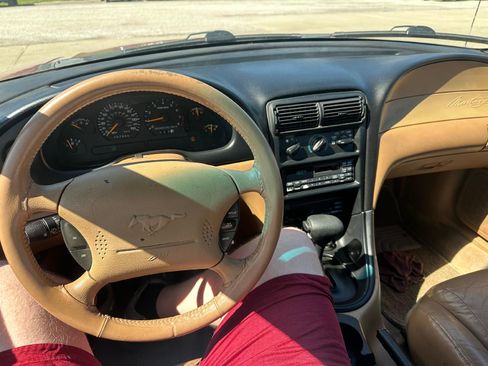 Used 1998 Ford Mustang GT RWD image 9