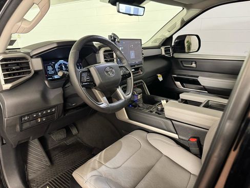 Used 2023 Toyota Tundra Limited image 12