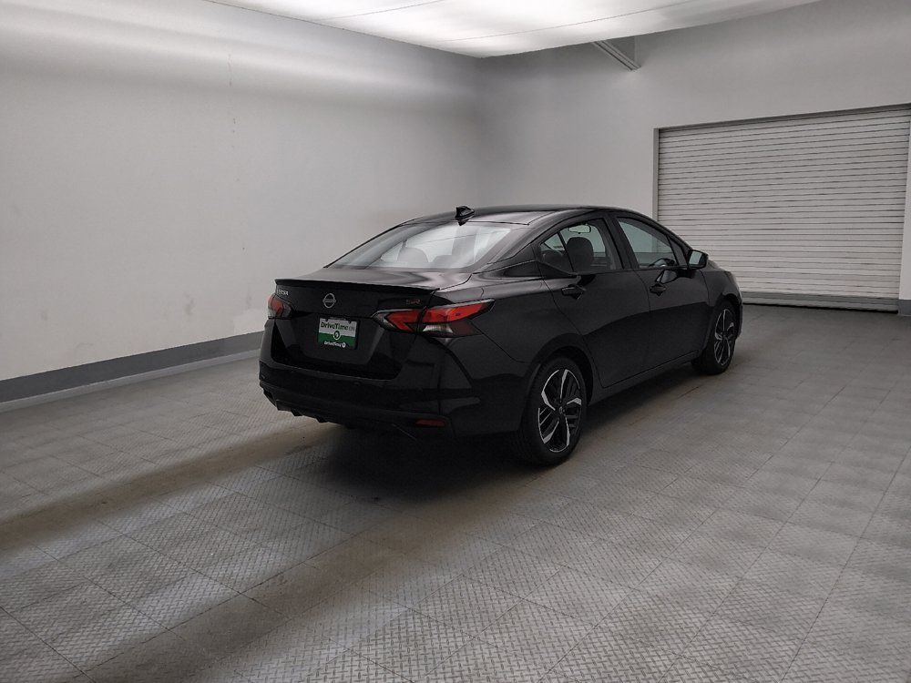 Used 2024 Nissan Versa SR FWD image 9