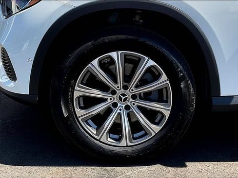 Used 2026 Mercedes-Benz GLC 300 4MATIC image 36