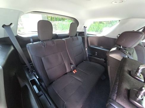 Used 2023 Ford Explorer XLT RWD image 18