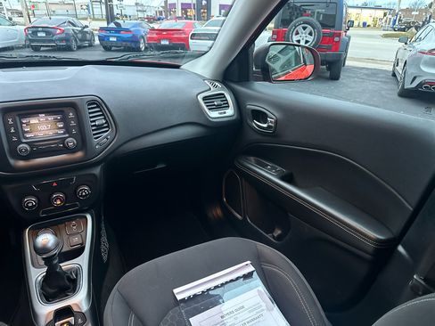 Used 2018 Jeep Compass Sport image 20