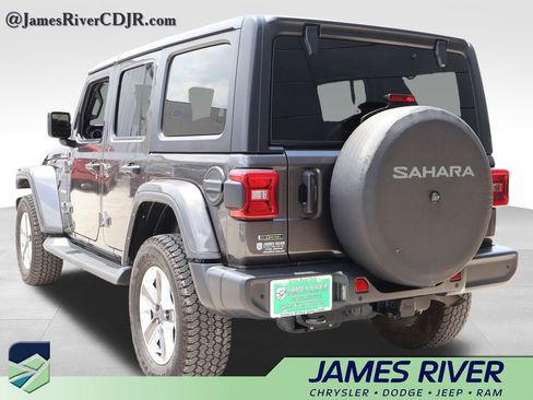 Used 2021 Jeep Wrangler Unlimited Sahara AWD/4WD image 3