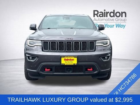 Used 2017 Jeep Grand Cherokee Trailhawk w/ Trailhawk Luxury Group AWD/4WD image 2