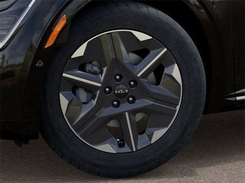 New 2025 Kia EV6 Light w/ Light LR Technology Package image 9
