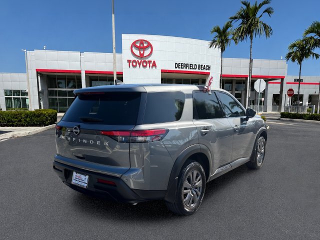 Used 2023 Nissan Pathfinder S FWD image 7