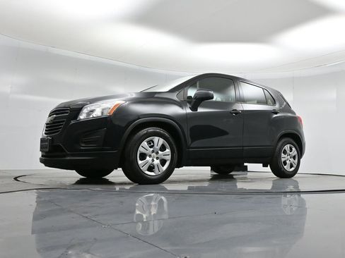 Used 2016 Chevrolet Trax LS w/ LPO, Cargo Package image 40