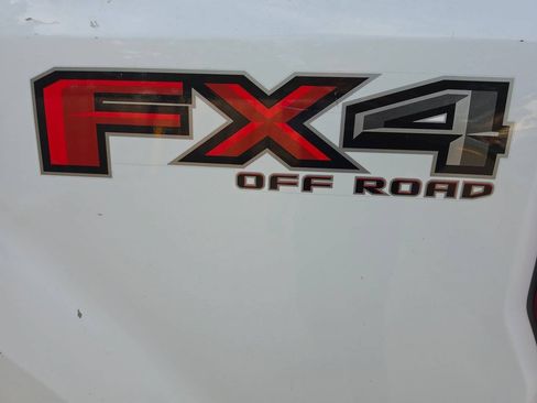 Used 2019 Ford F250 XL w/ Power Equipment Group AWD/4WD image 6