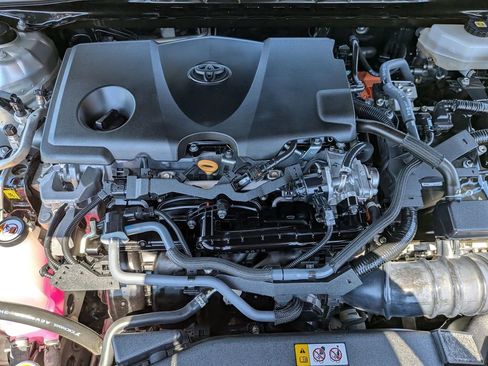 Used 2025 Toyota Camry LE image 29