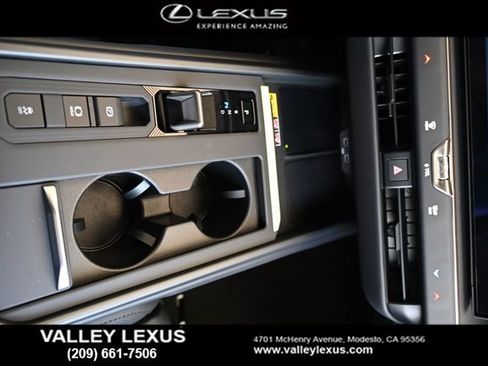 New 2026 Lexus ES 350e FWD image 9