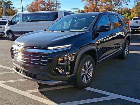 Used 2025 Chevrolet Equinox LT w/ Safety and Technology Package image 3
