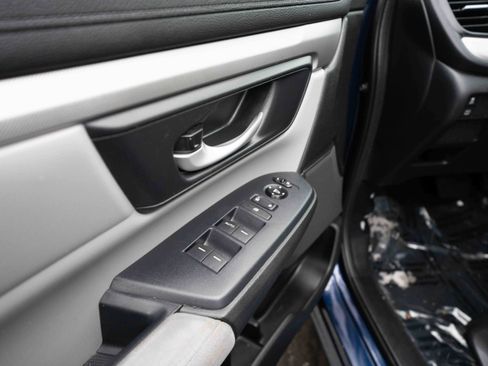 Used 2017 Honda CR-V LX image 6