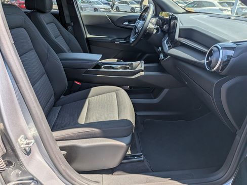 Used 2025 Chevrolet Equinox LT image 35