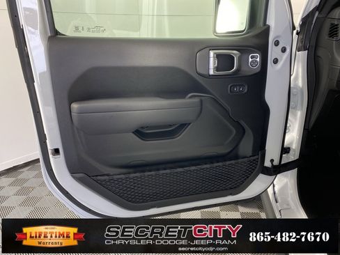 New 2026 Jeep Wrangler Unlimited Rubicon image 12