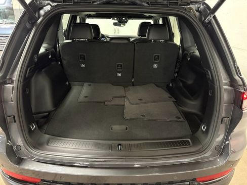 Used 2024 Jeep Grand Cherokee Altitude AWD/4WD image 9