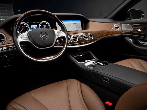 Used 2016 Mercedes-Benz S 550 4MATIC Sedan image 2