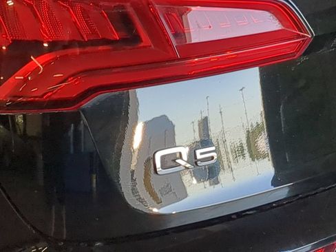 Used 2018 Audi Q5 2.0T Premium Plus w/ Premium Plus Package AWD/4WD image 16