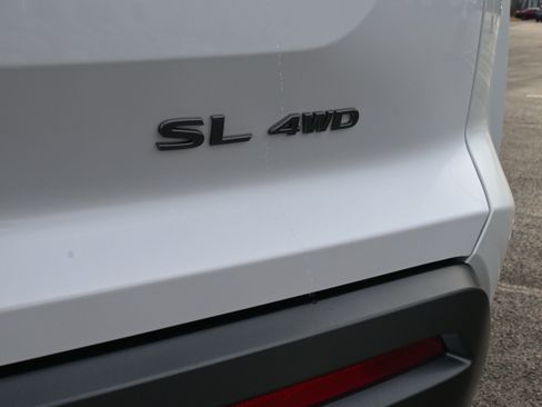 New 2026 Nissan Pathfinder SL image 9