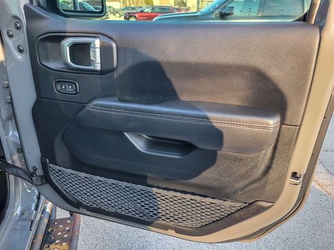 Used 2022 Jeep Wrangler Unlimited Rubicon w/ Trailer Tow Package image 22