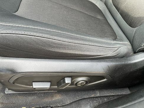 Used 2023 Jeep Grand Cherokee Laredo image 10