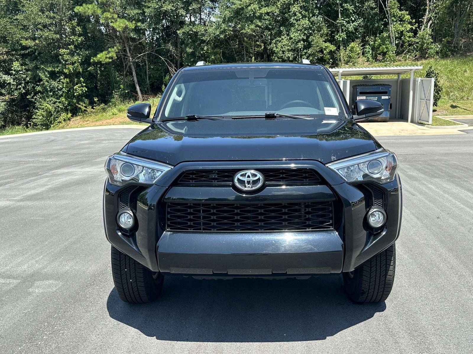 Used 2017 Toyota 4Runner SR5 Premium AWD/4WD image 2