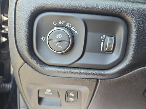 Used 2020 RAM 1500 Big Horn AWD/4WD image 22