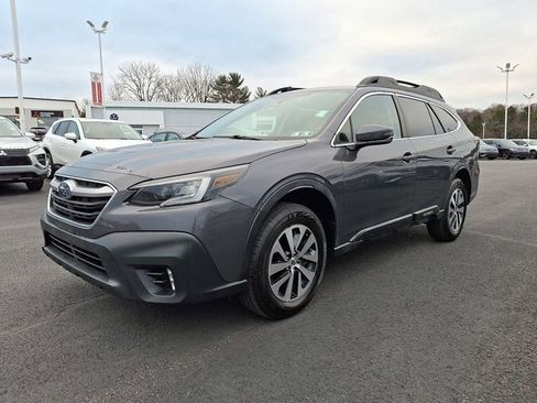 Used 2020 Subaru Outback Premium image 3