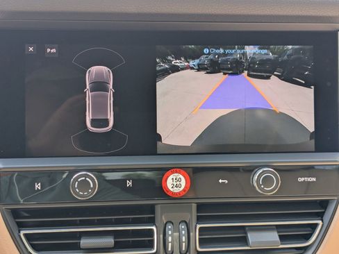 New 2026 Porsche Macan image 20